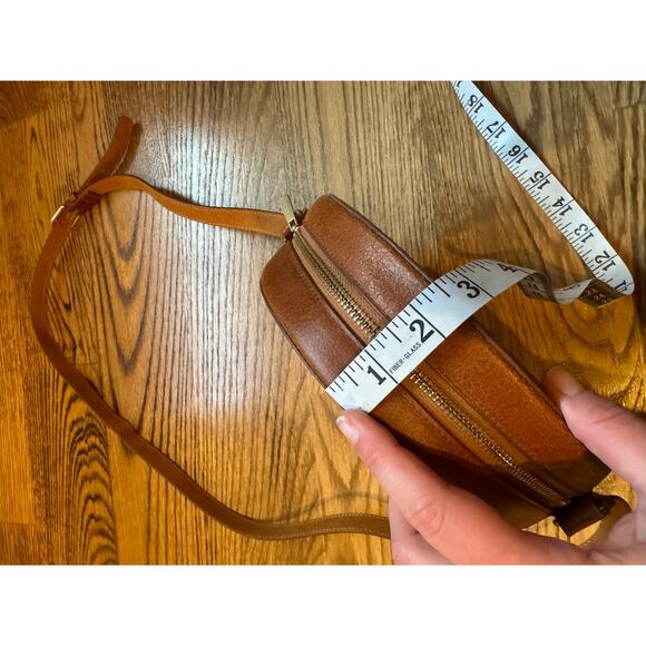 MOST WANTED Woven Canteen Leather Contrast Circle Crossbody Bag - Picture 6 of 7